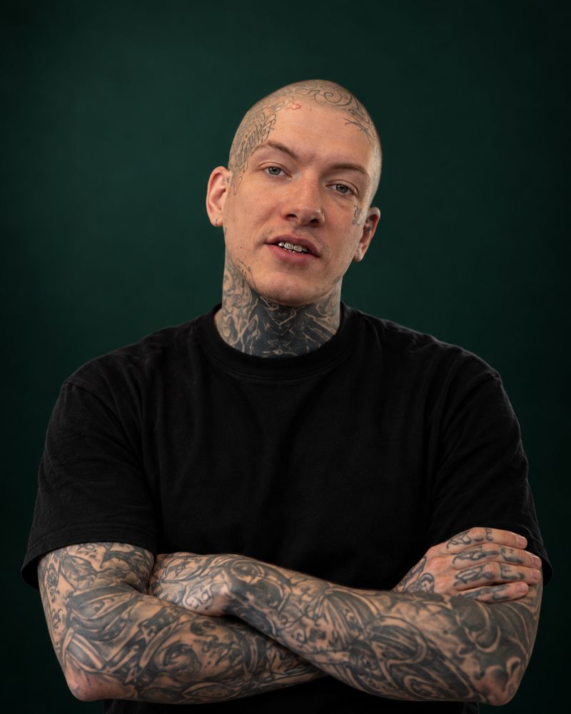 Portret van tattoo artist Lester