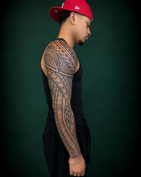 Polynesische full sleeve, gezet door Nathan bij Skin Habits Almere